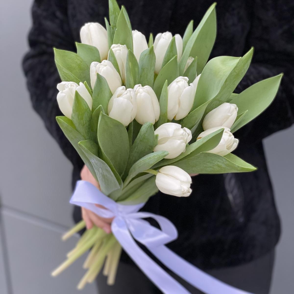 Букет из 15 белых тюльпанов