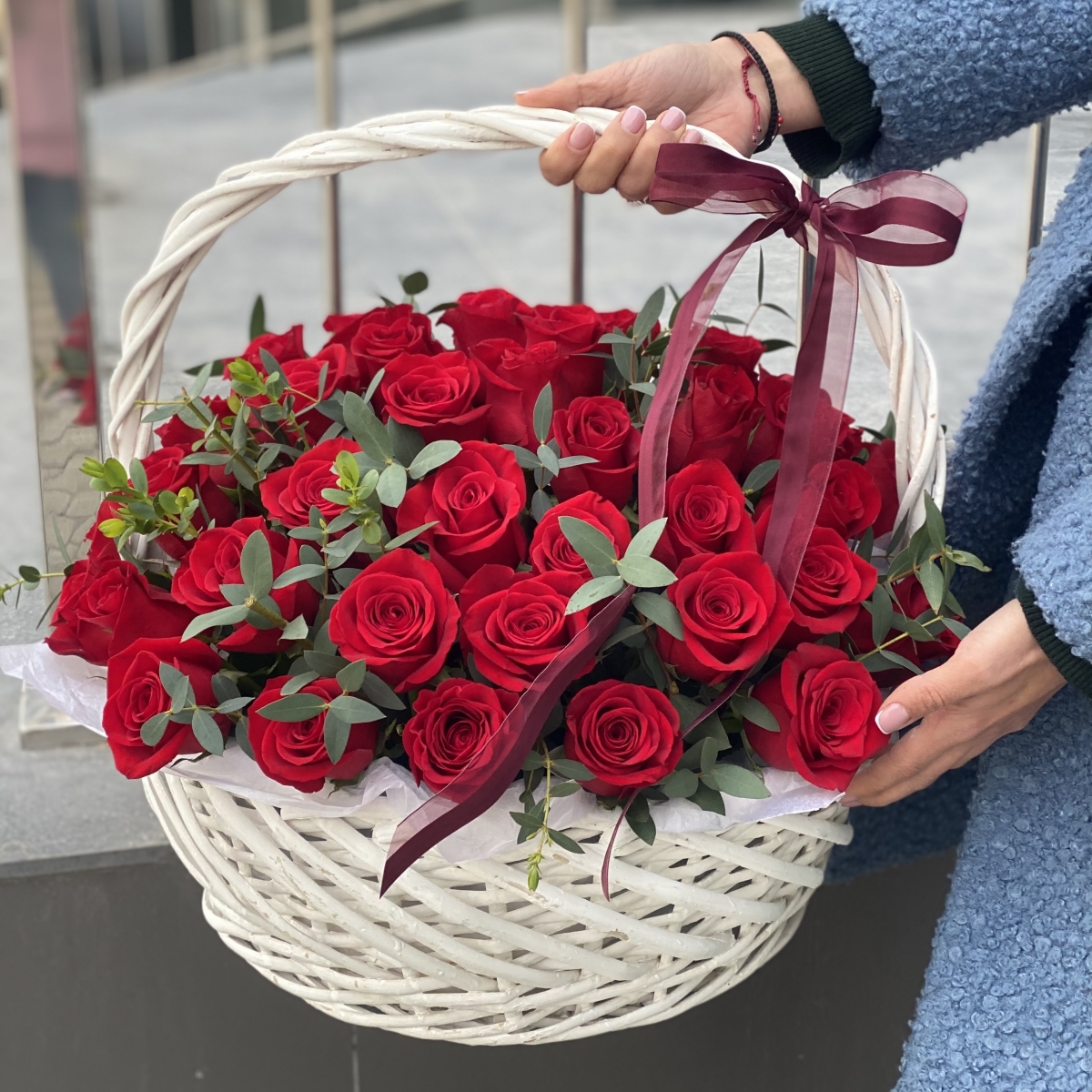 Корзина из 51 красной розы