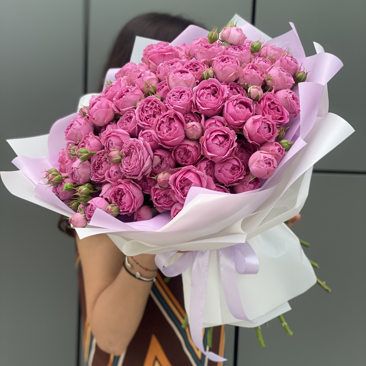 Букет Розовые сладости из 25 веток пионовидных роз